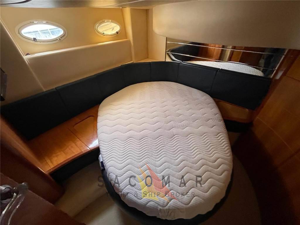 Azimut 46