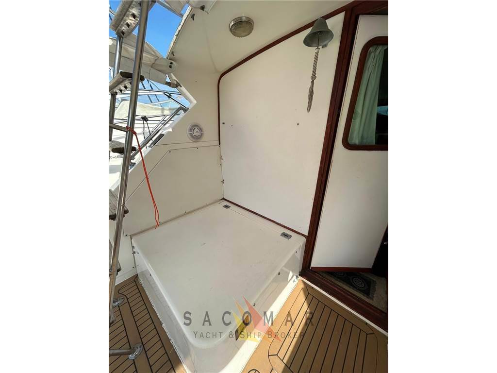 Bertram yacht 33' sf