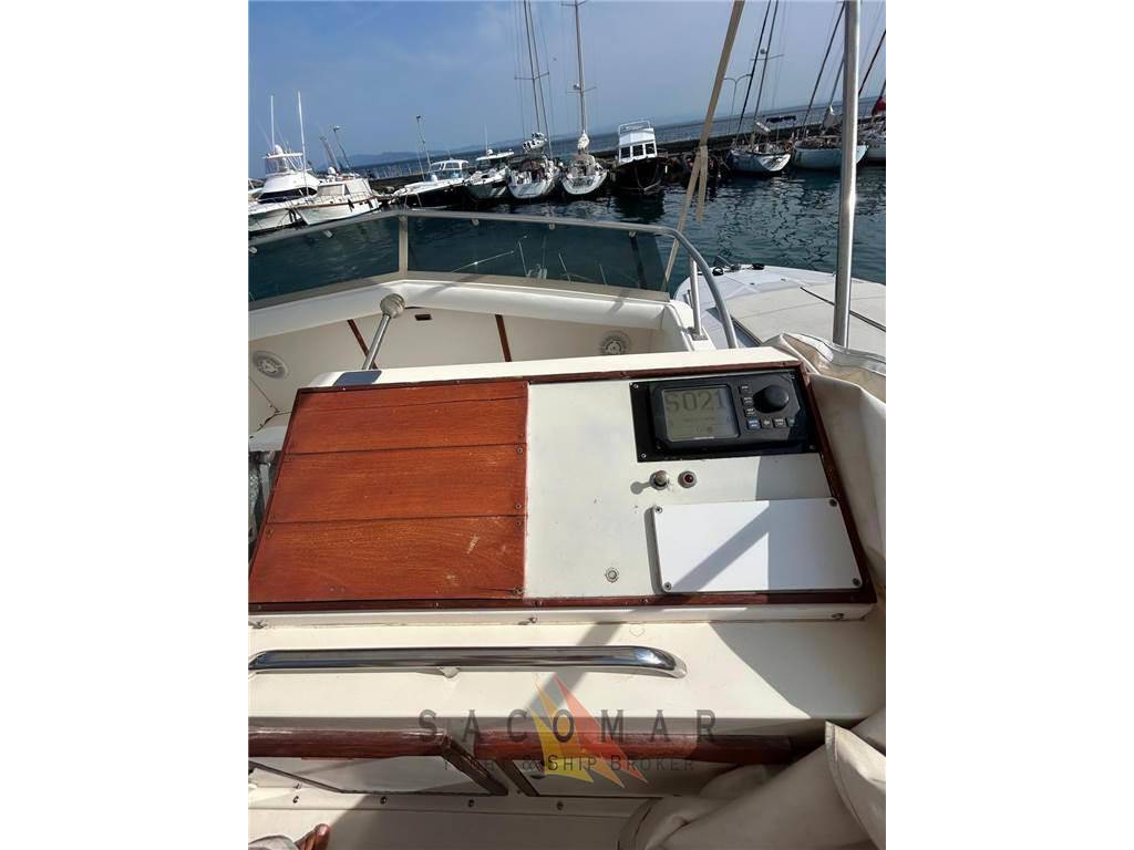 Bertram yacht 33' sf