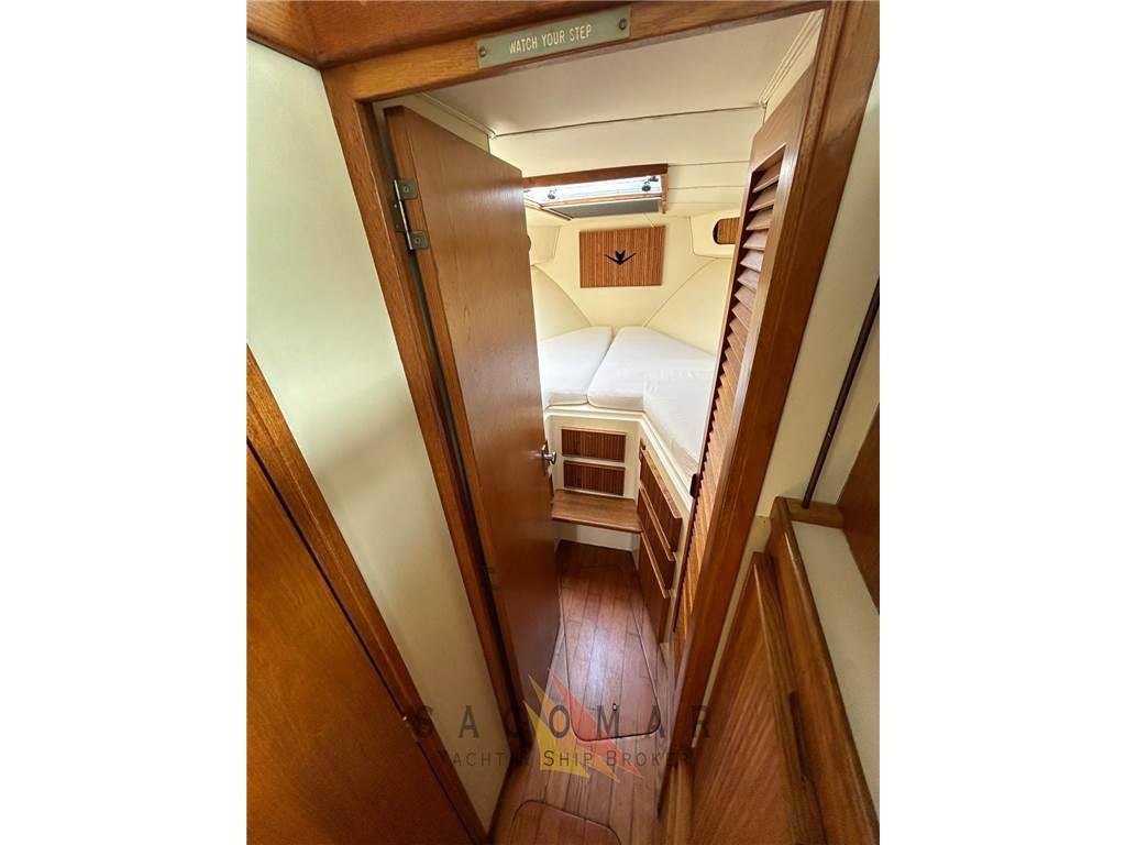 Bertram yacht 33' sf