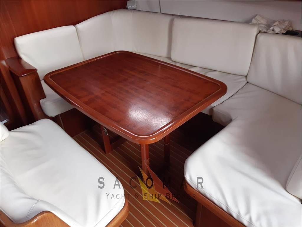Bavaria 44