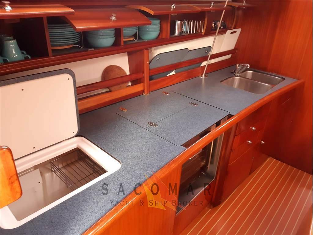 Bavaria 44