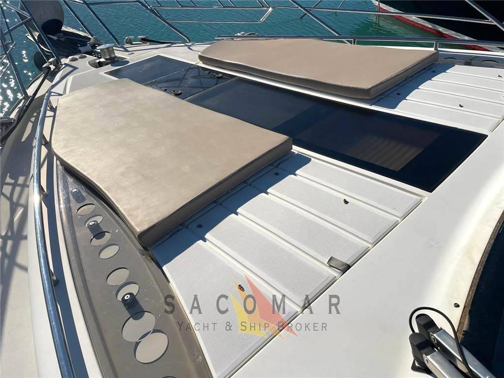 Galeon 550 fly