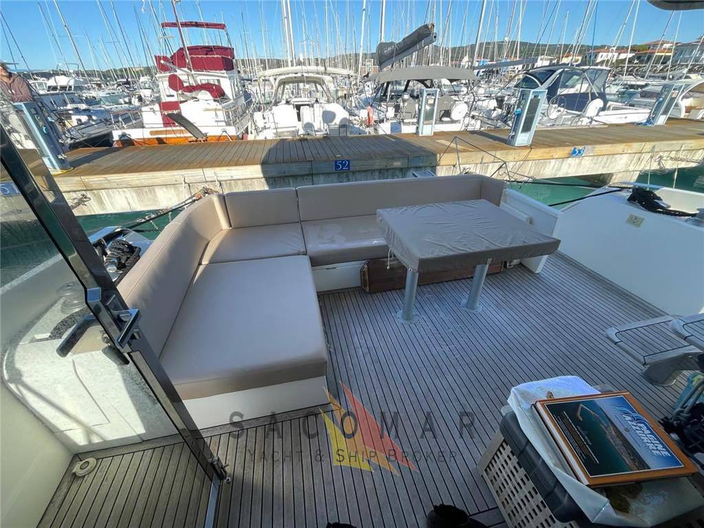 Galeon 550 fly
