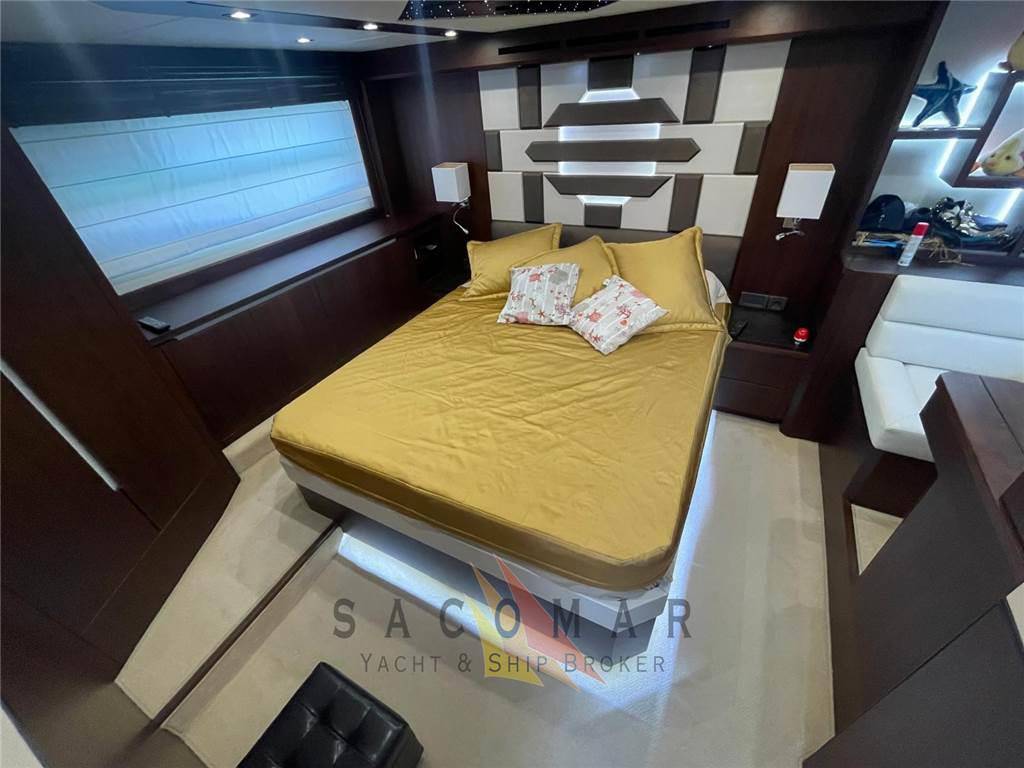 Galeon 550 fly
