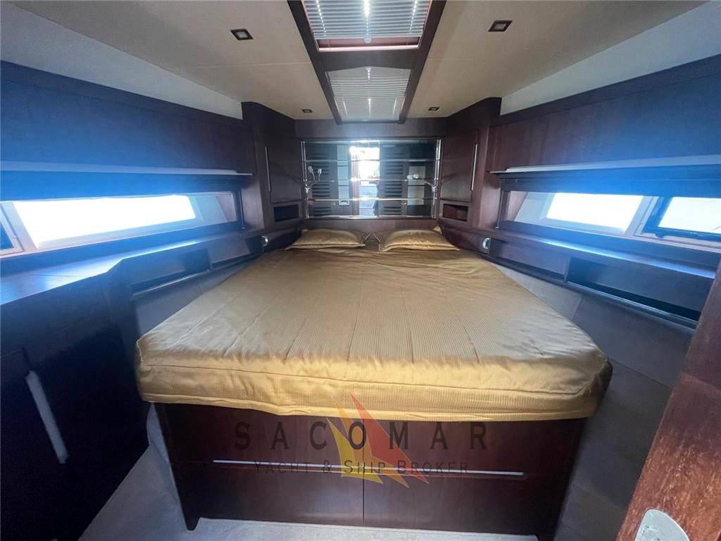 Galeon 550 fly