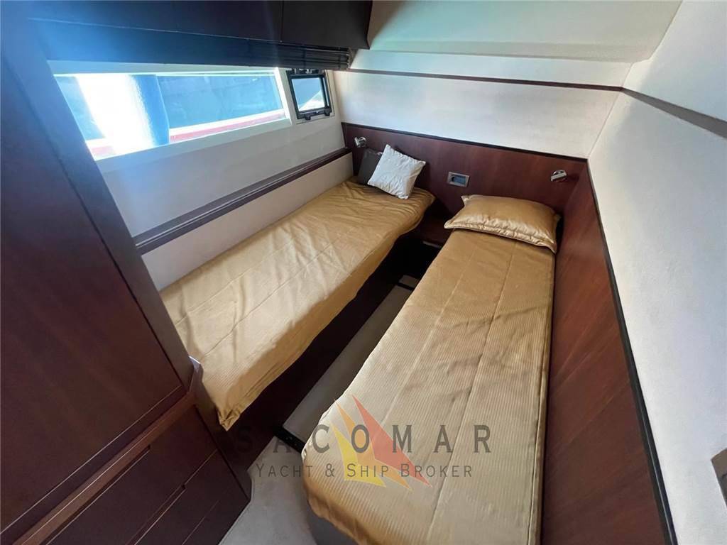 Galeon 550 fly