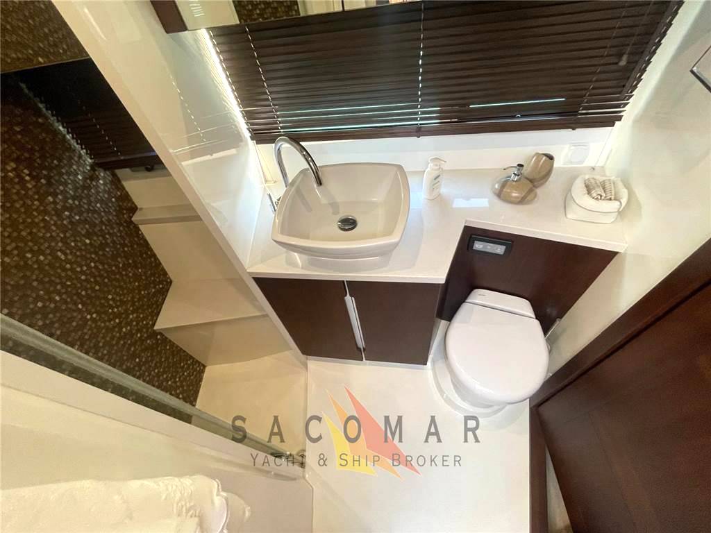 Galeon 550 fly