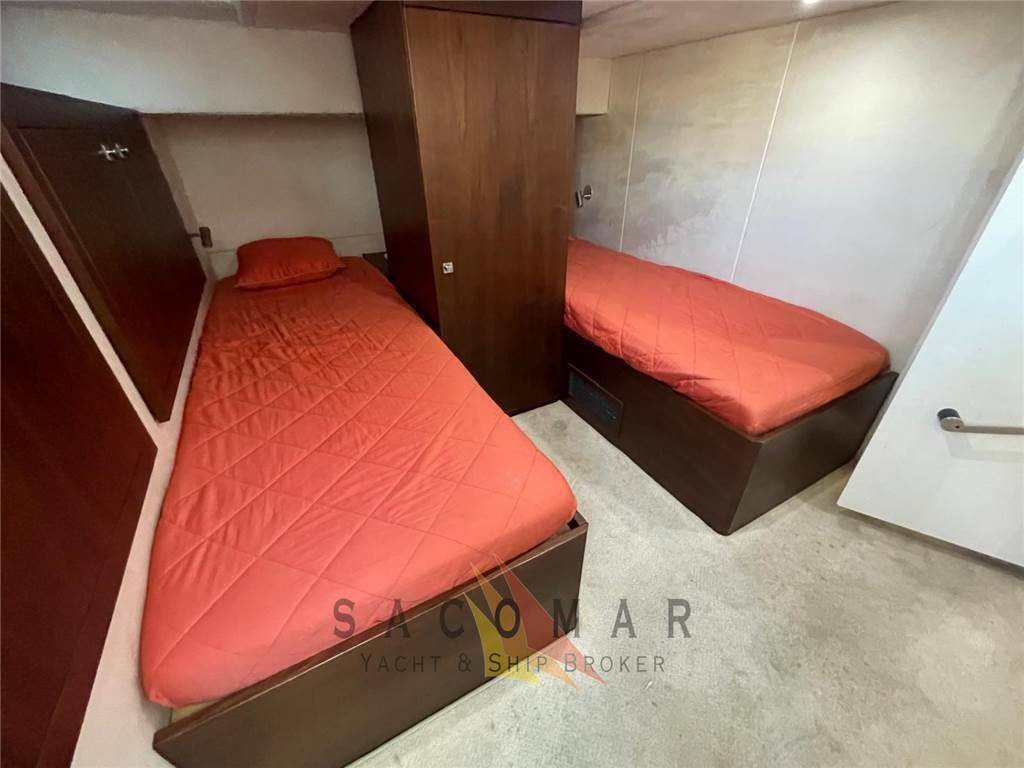 Galeon 550 fly