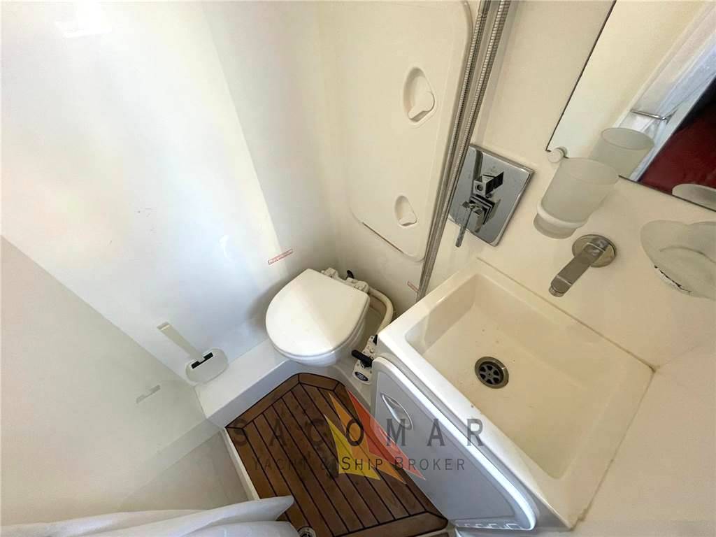 Galeon 550 fly