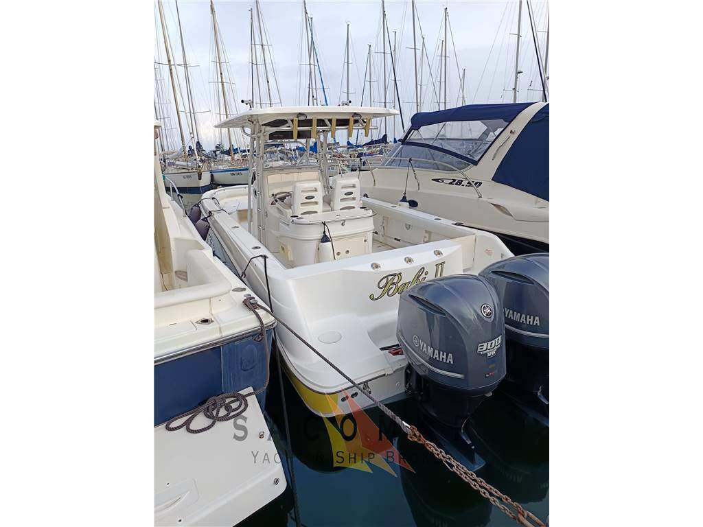 Boston whaler Outrage 320