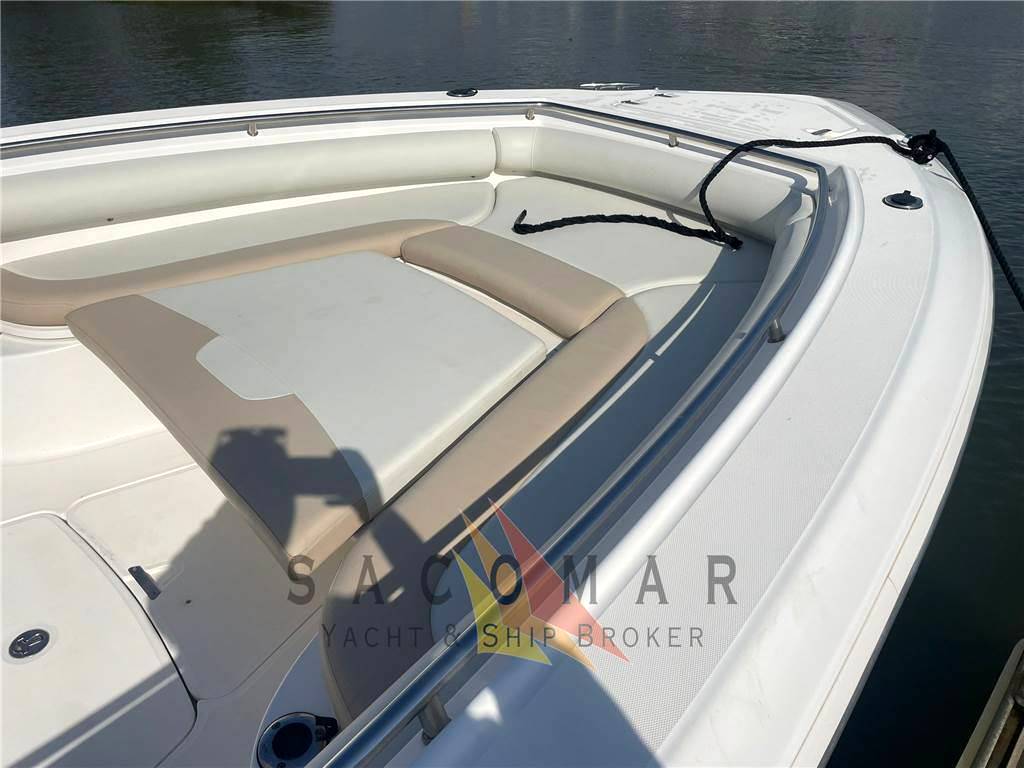 Boston whaler Outrage 320