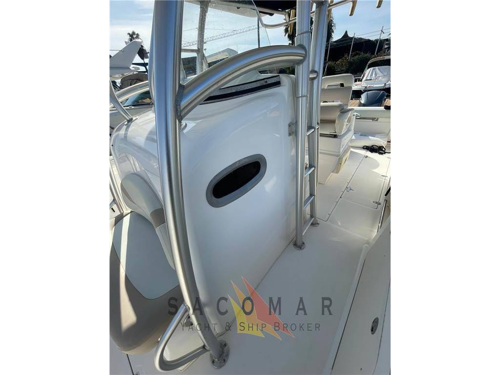 Boston whaler Outrage 320