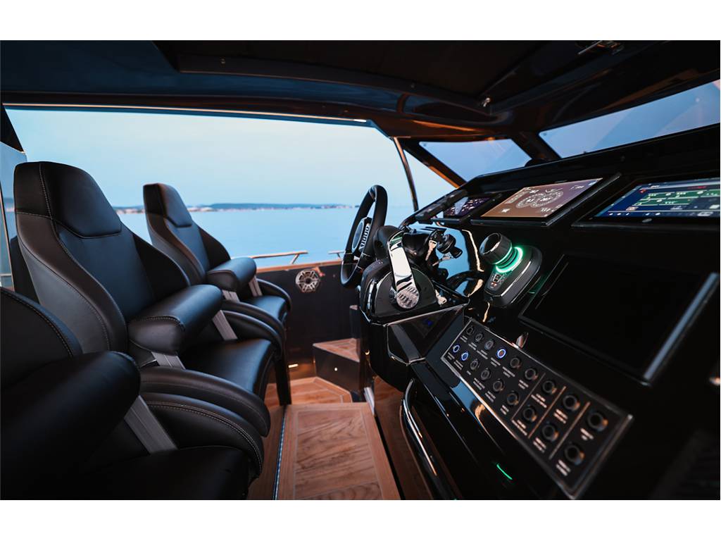 Focus motor yachts b.v. Forza 37