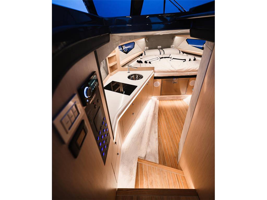 Focus motor yachts b.v. Forza 37