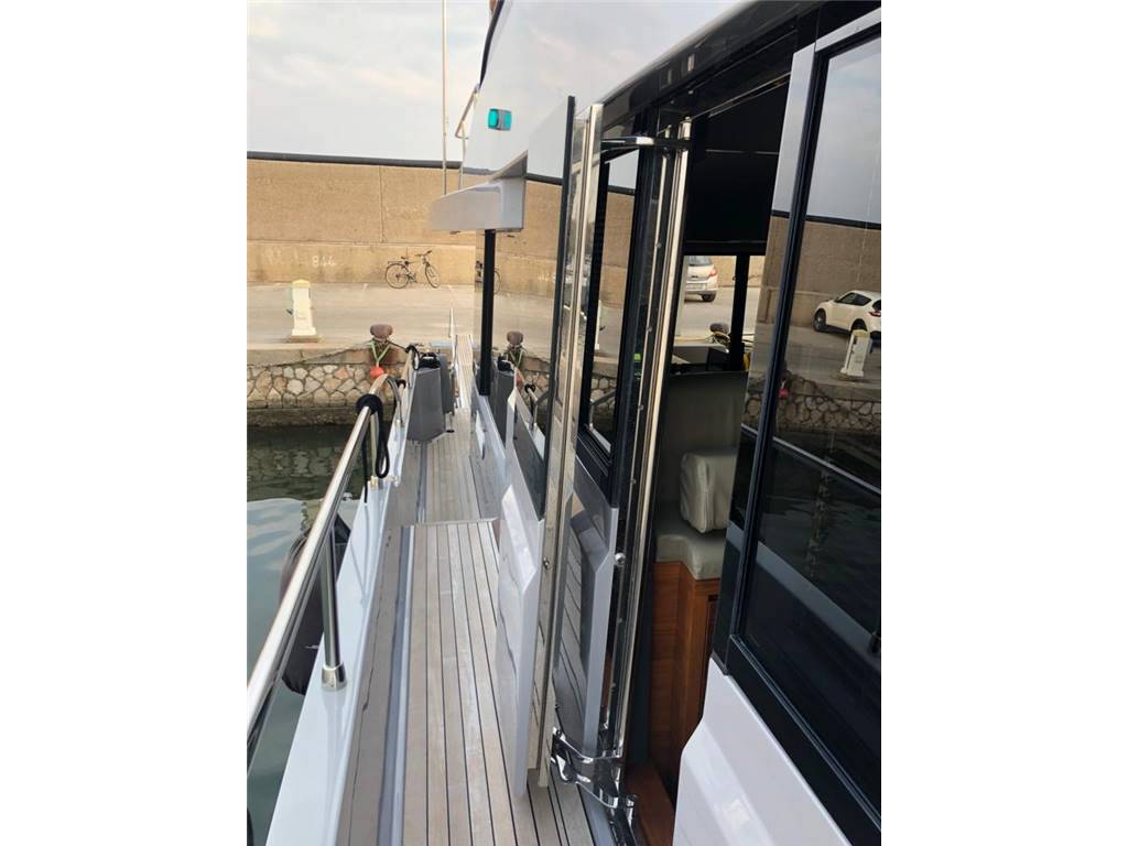 Sundeck 550