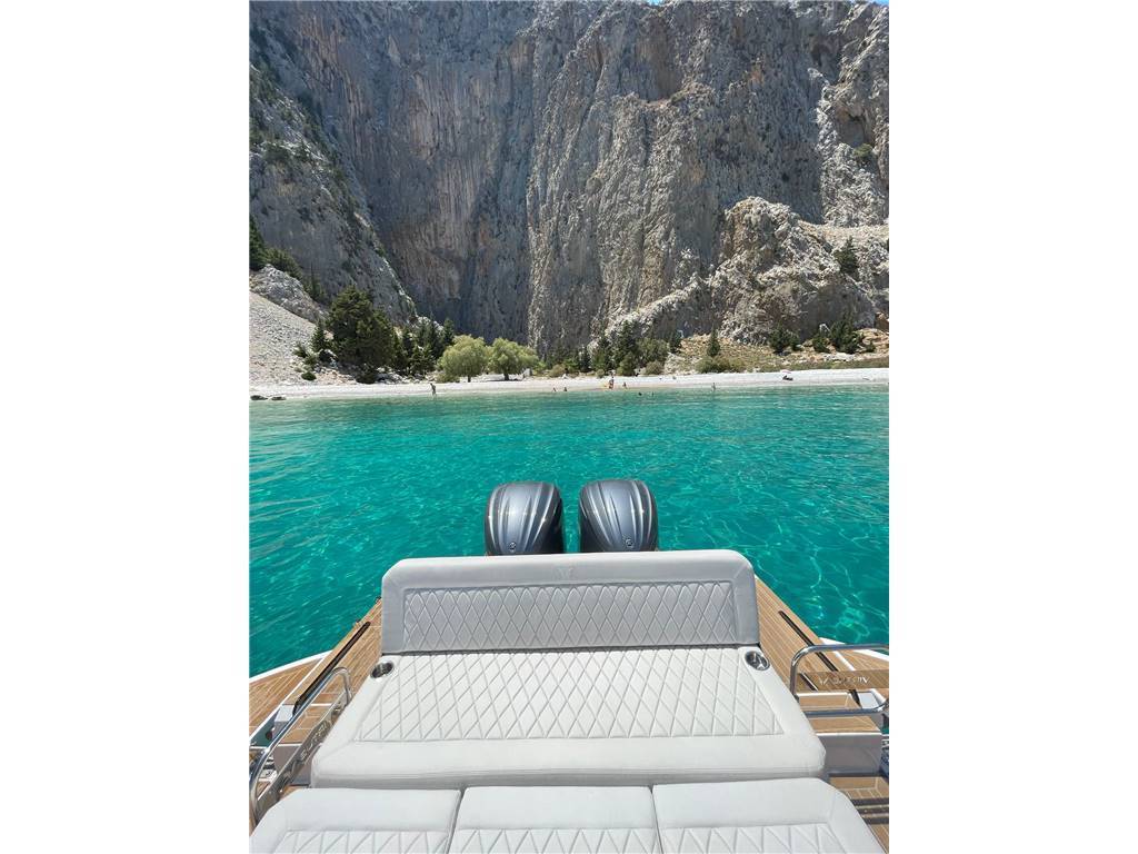 Virtue yachts V10
