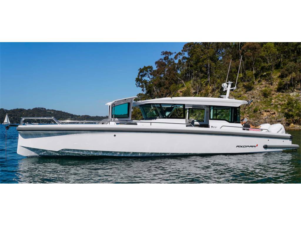 Axopar yachts 37 xc cross cabin