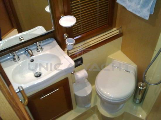 Mochi craft Dolphin 44