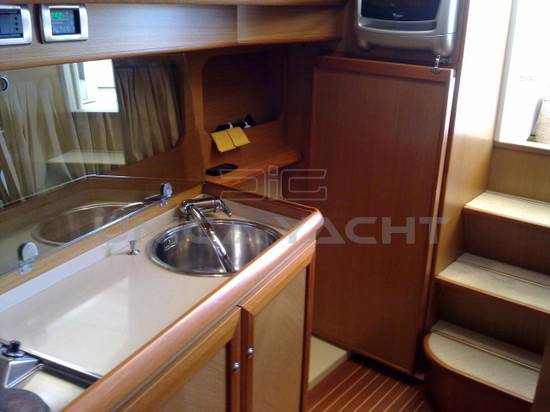 Mochi craft Dolphin 44