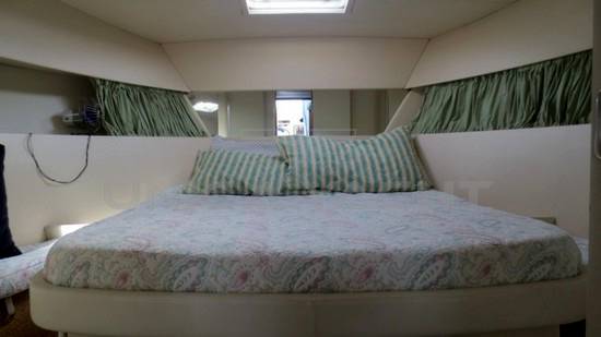 Mochi craft 33 sedan