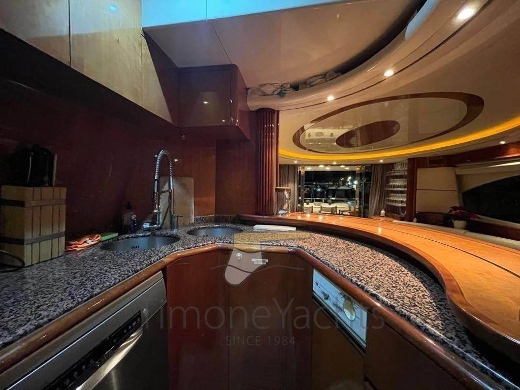 Azimut 70 sea jet 4 cabins + crew