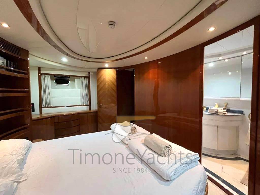 Azimut 70 sea jet 4 cabins + crew