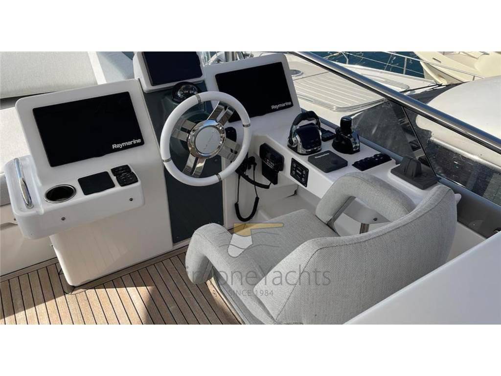 Azimut Magellano 66