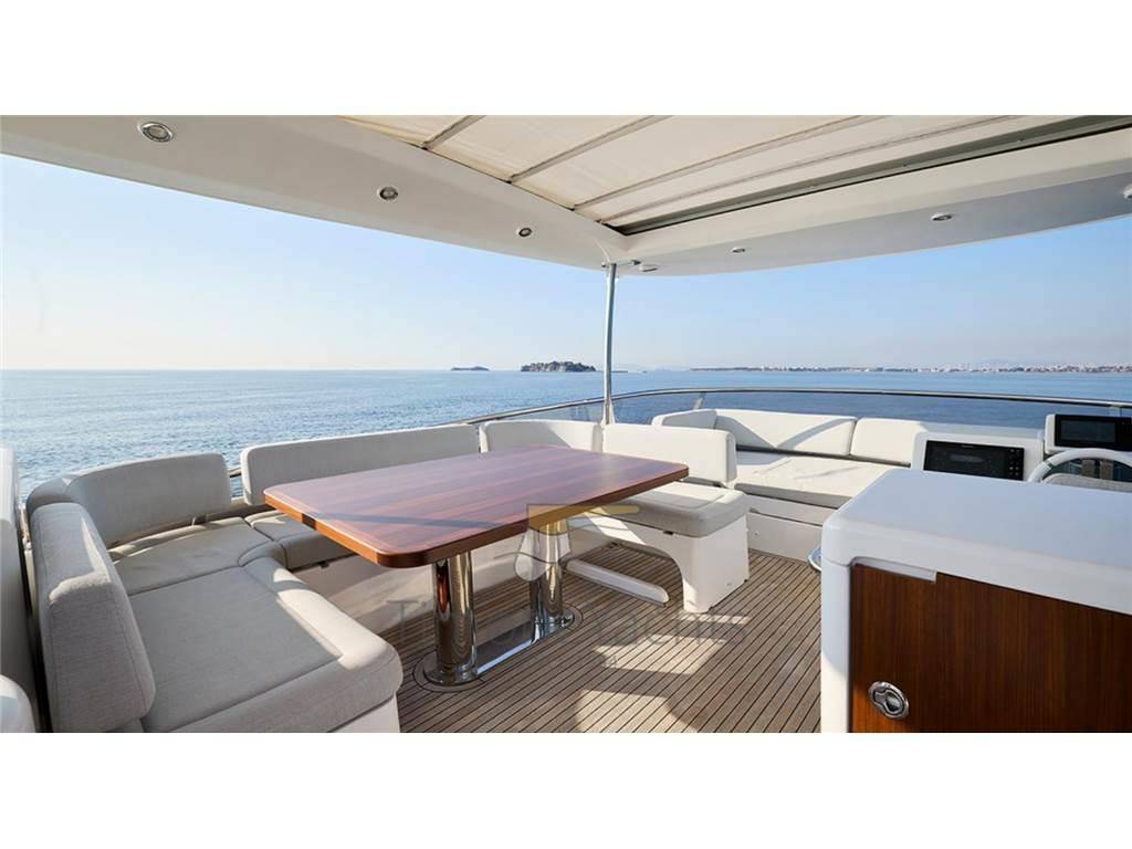 Azimut Magellano 66