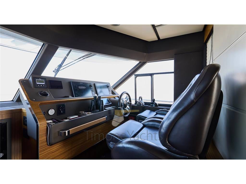 Azimut Magellano 66