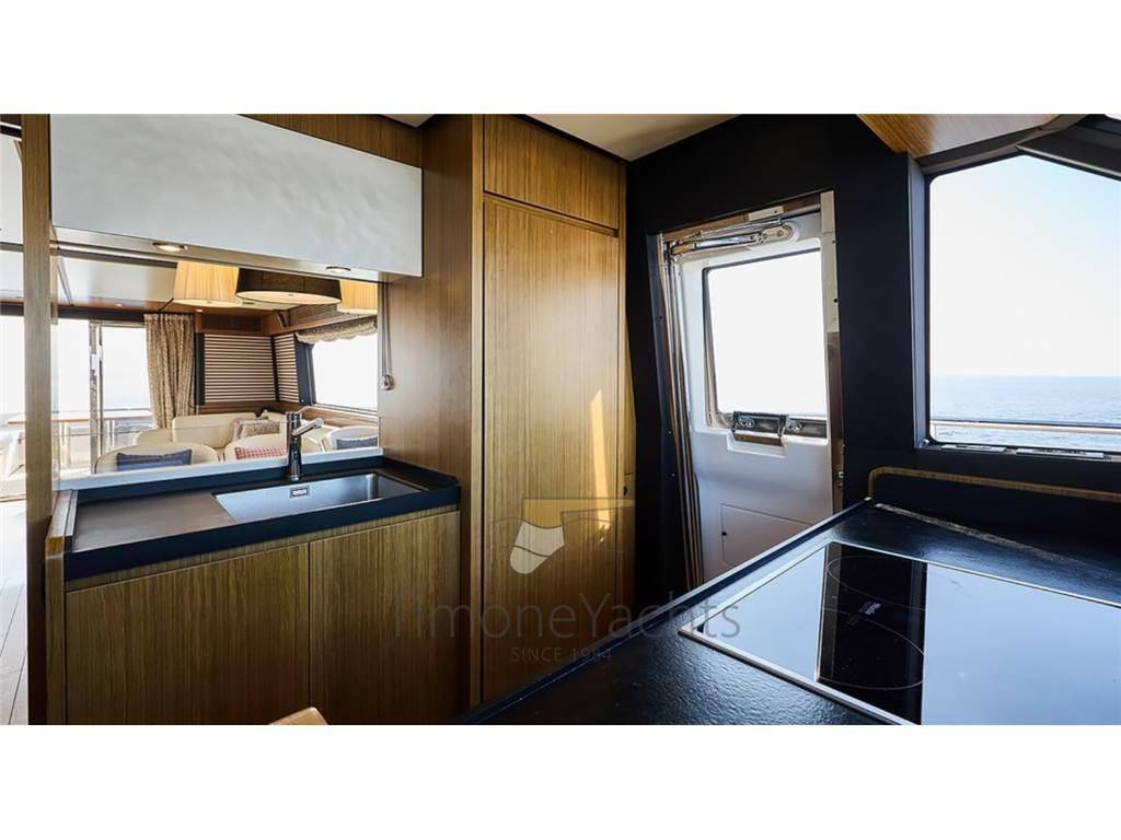 Azimut Magellano 66