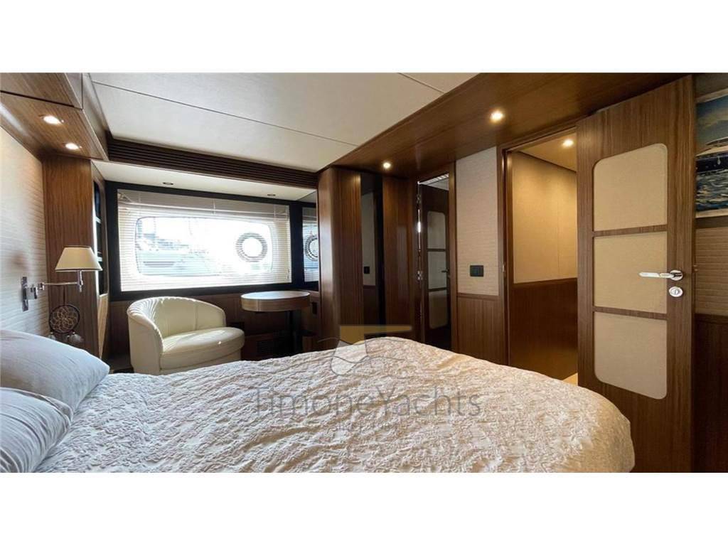 Azimut Magellano 66