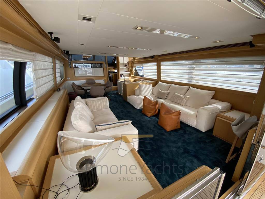 Ferretti yachts 800