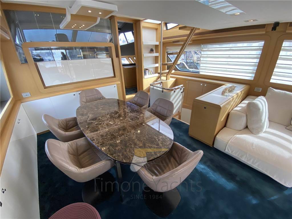 Ferretti yachts 800