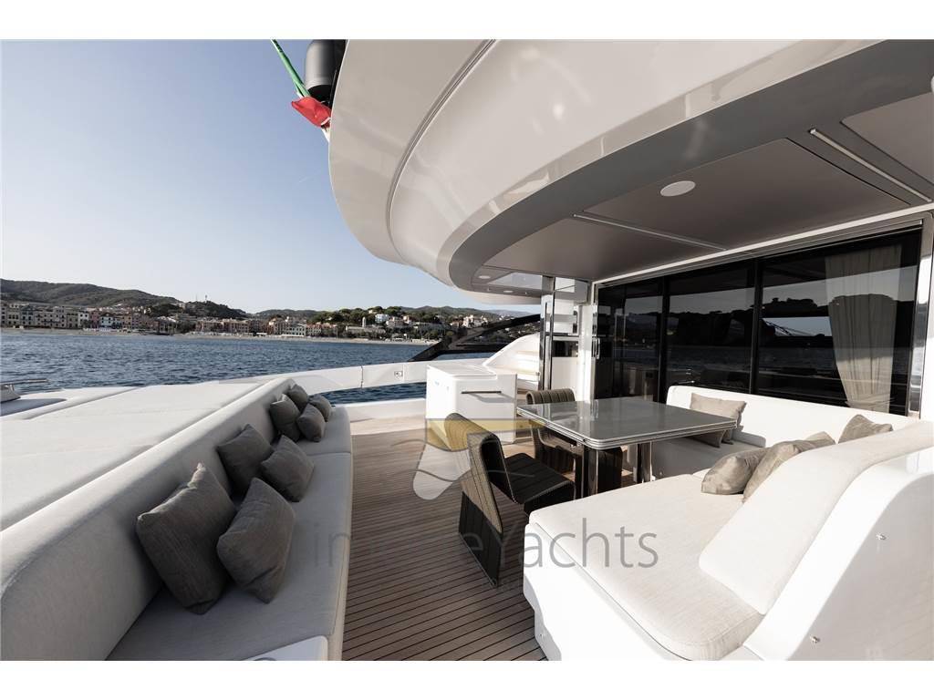 Azimut S8