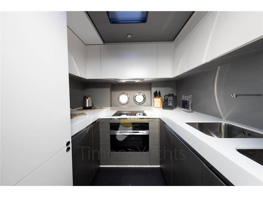 Azimut S8