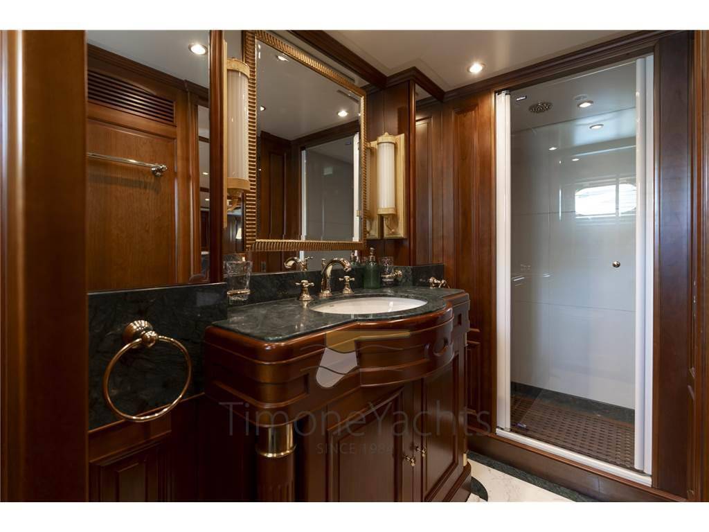 Benetti 100 tradition