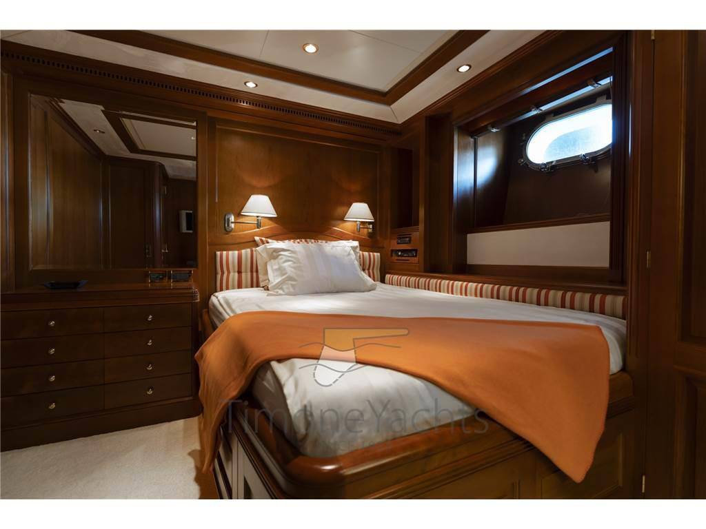 Benetti 100 tradition