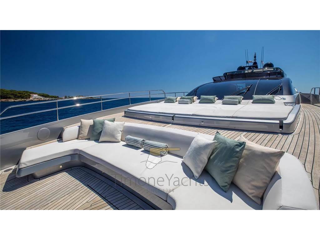 Riva 100 corsaro