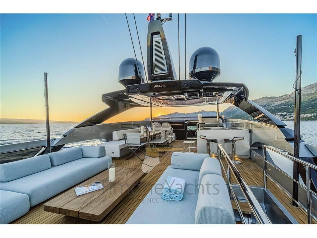 Riva 100 corsaro
