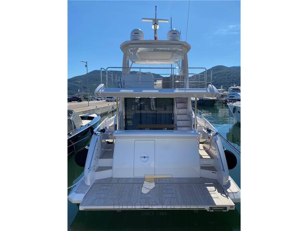 Azimut 60 fly