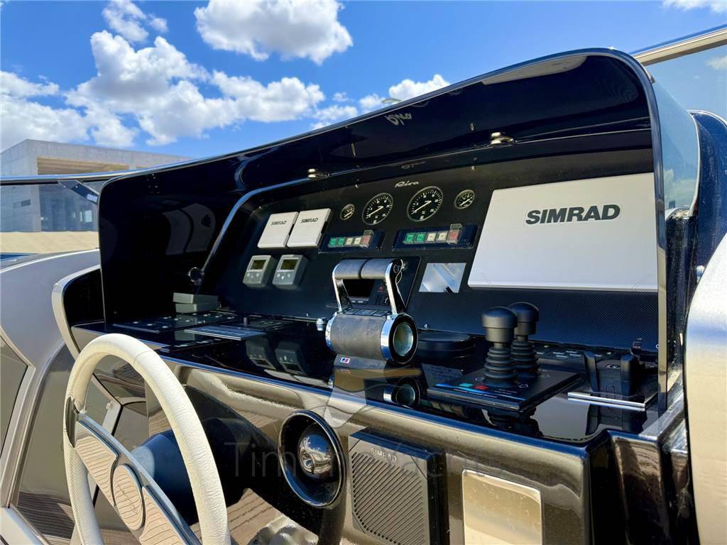 Riva 115 athena