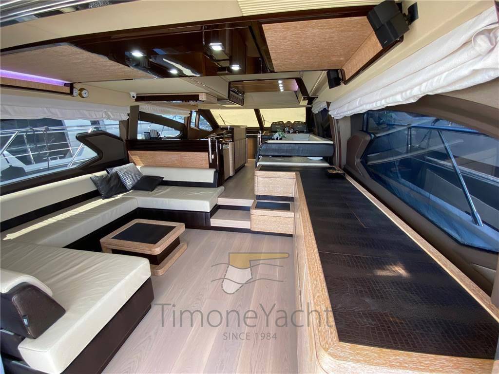 Azimut 64 fly