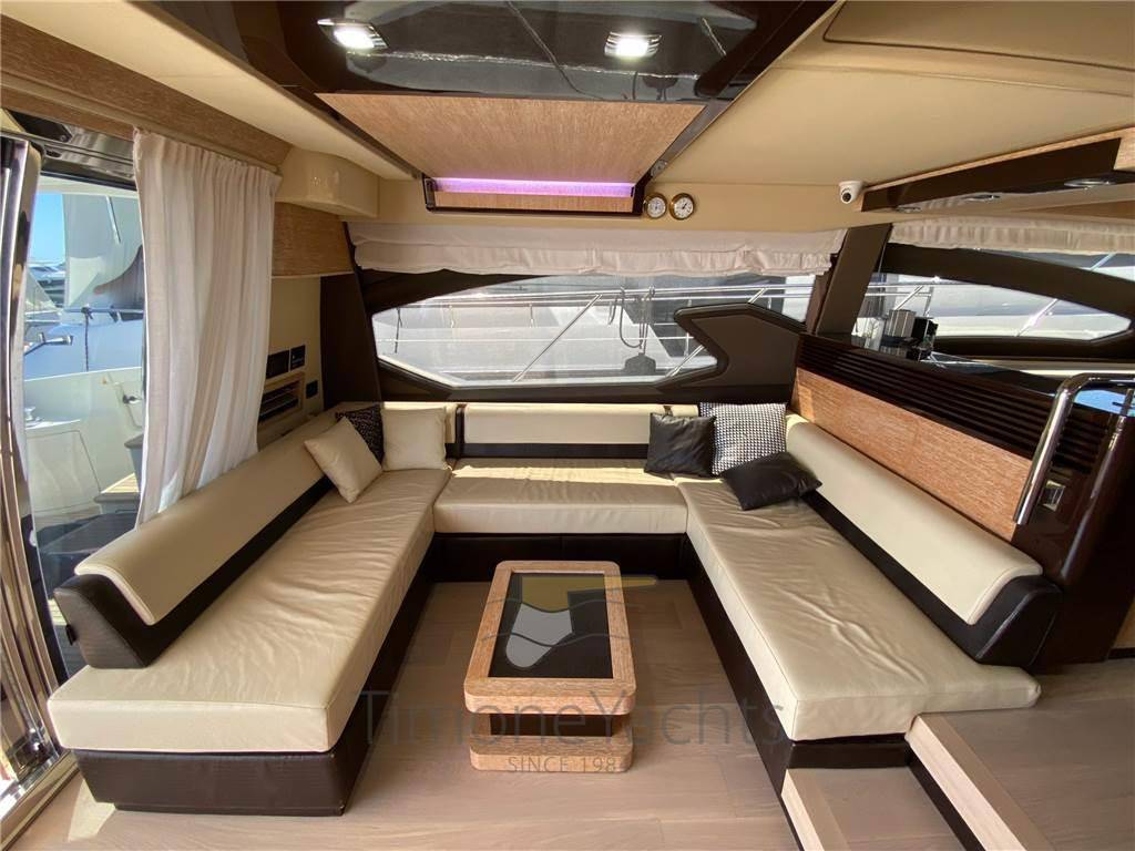 Azimut 64 fly