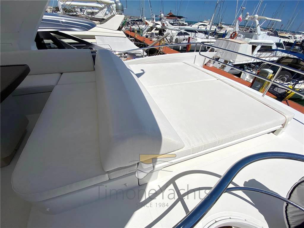 Azimut 64 fly