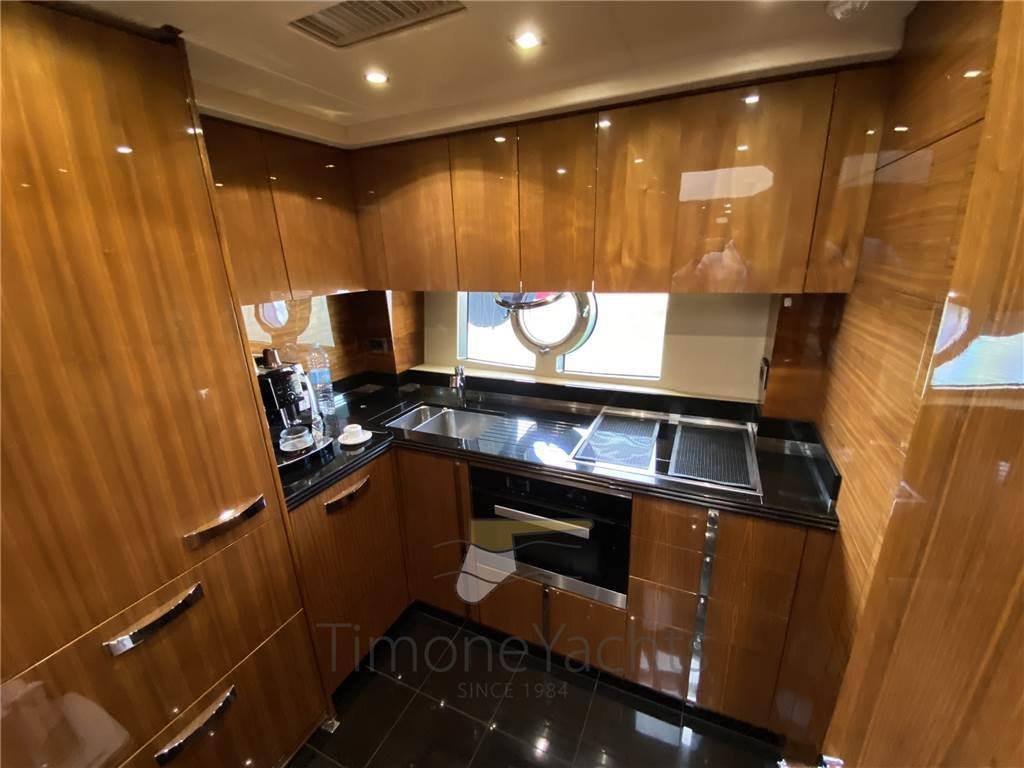 Sunseeker 80 sport yacht
