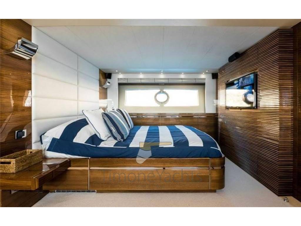 Sunseeker 80 sport yacht
