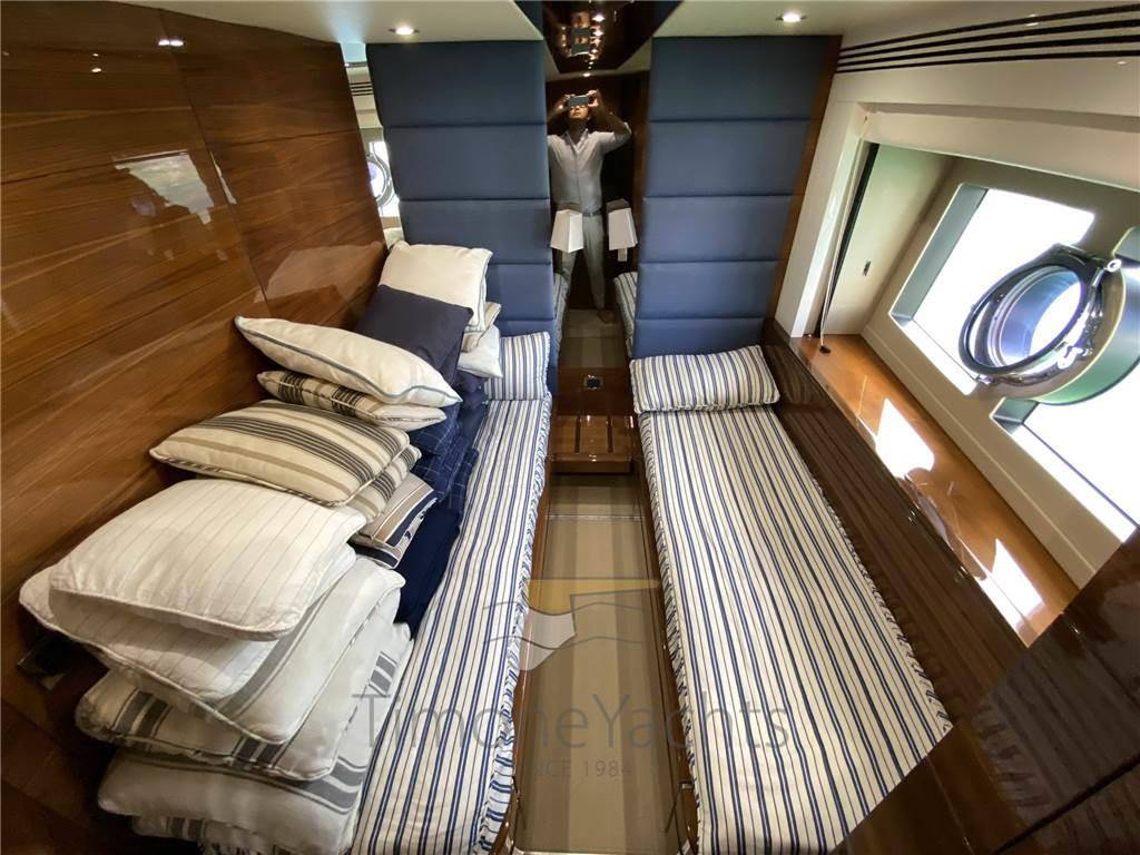 Sunseeker 80 sport yacht