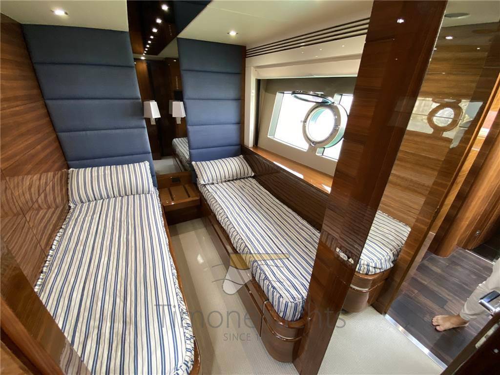 Sunseeker 80 sport yacht