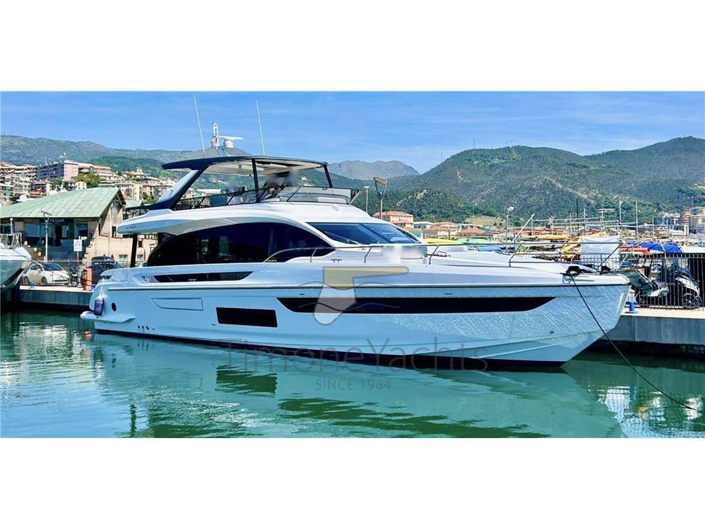 Azimut 72 fly